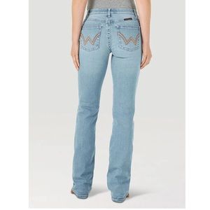 Women’s Wrangler Q Baby Jean - Size 3:32
